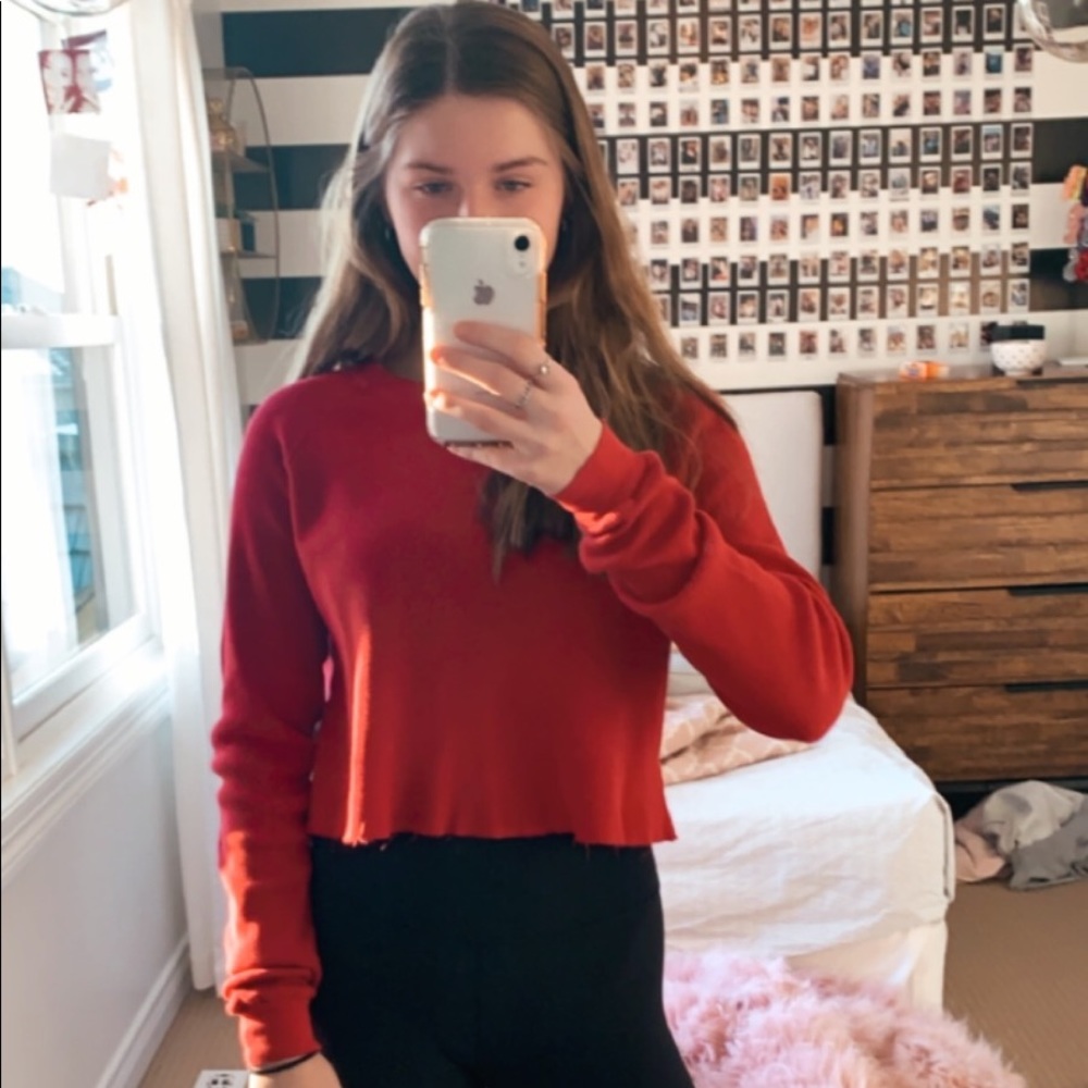 long sleeve red thermal from brandy melville!! ❤️